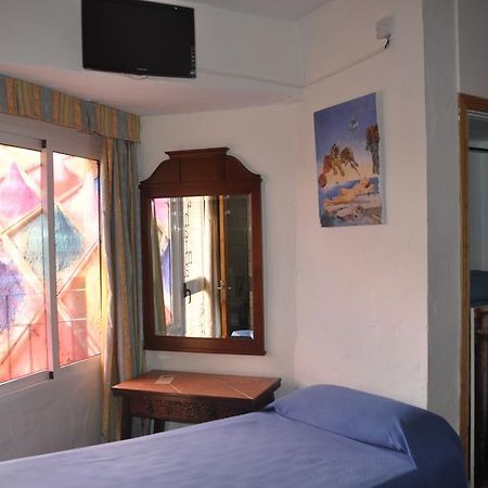 Hostal Tematico El Cid Fuengirola Extérieur photo