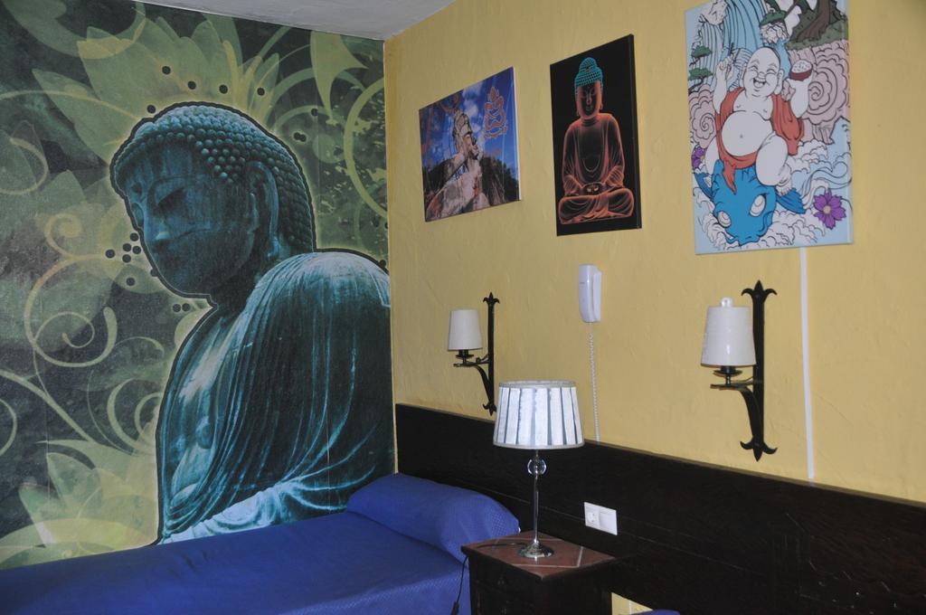 Hostal Tematico El Cid Fuengirola Chambre photo