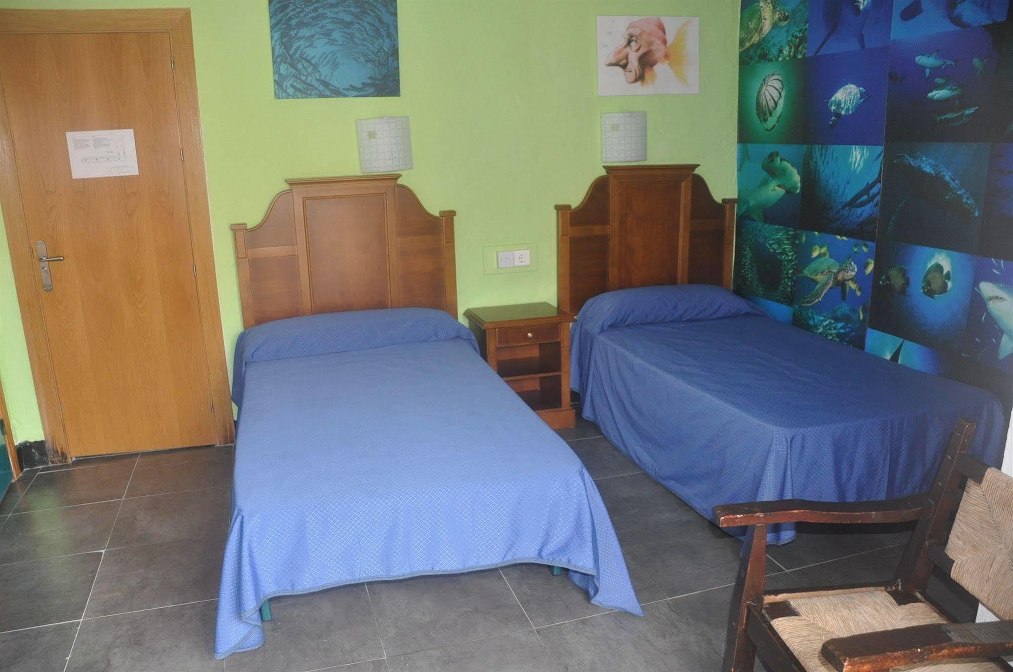 Hostal Tematico El Cid Fuengirola Extérieur photo